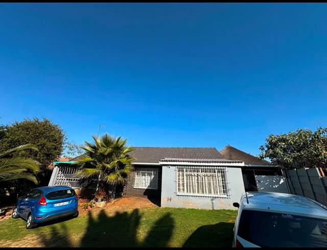 3 BEDROOM HOUSE FOR SALE IN PRIMROSE EAST